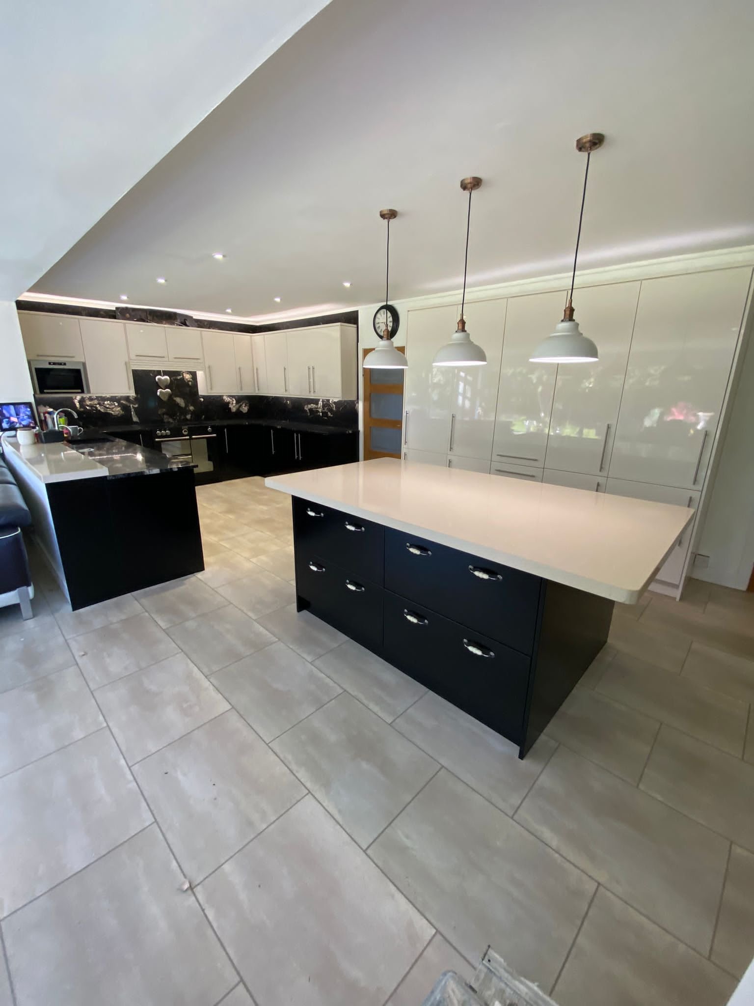 Colour trends in kitchen unit spraying